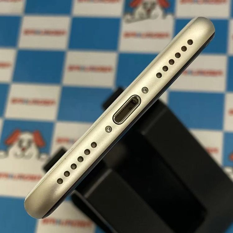 iPhoneSE ��3���� 64GB �������饤�� MMYD3J/A docomo��SIM�ե꡼