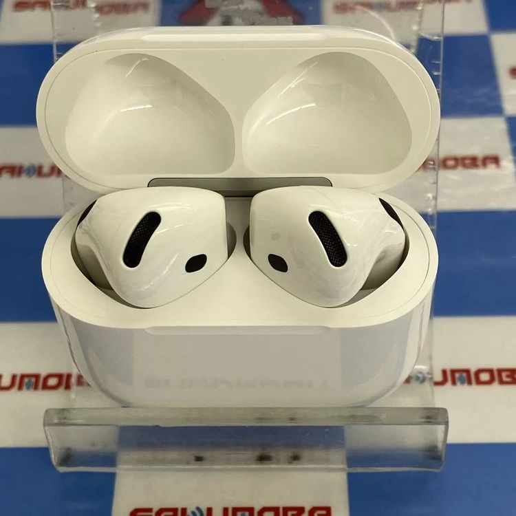 ¨��ȯ����AirPods ��5���� �磻��쥹���ť������դ� �ۥ磻�� MKFT4J/A