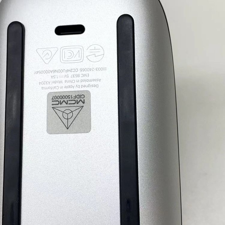 ¨��ȯ����Magic Mouse �֥�å� MXK63ZA/A ����
