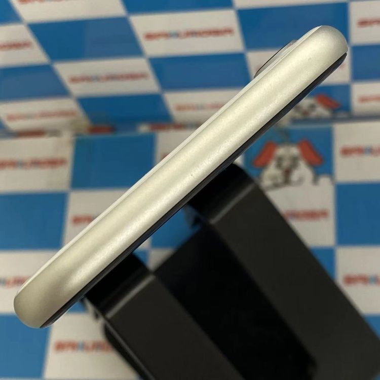 iPhoneSE ��2���� 64GB �ۥ磻�� MHGQ3J/A docomo��SIM�ե꡼ ����