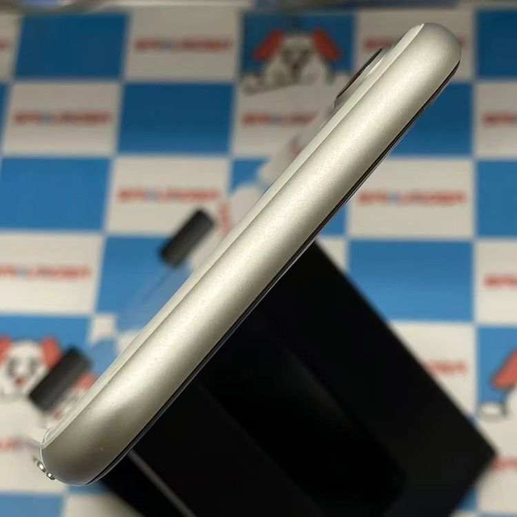 iPhoneSE ��2���� 64GB �ۥ磻�� MHGQ3J/A docomo��SIM�ե꡼��������