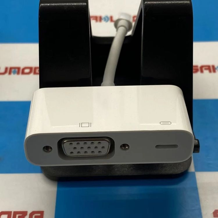 ¨��ȯ����Lightning to VGA Adapter �ۥ磻�� MD825AM/A