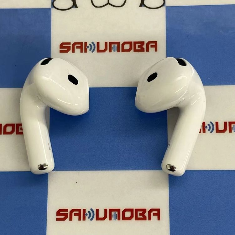 ¨��ȯ����AirPods ��5���� �磻��쥹���ť������դ� �ۥ磻�� MKFT4J/A