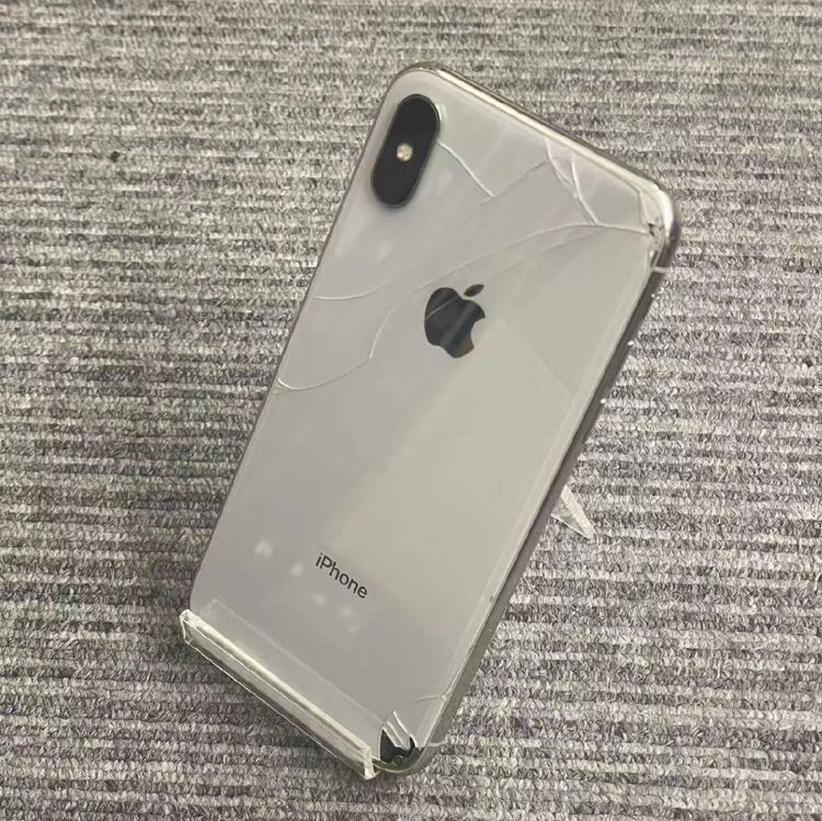 ¨��ȯ����iPhoneX 256GB ����С� MQAY2J/A ���ȥ��� �������
