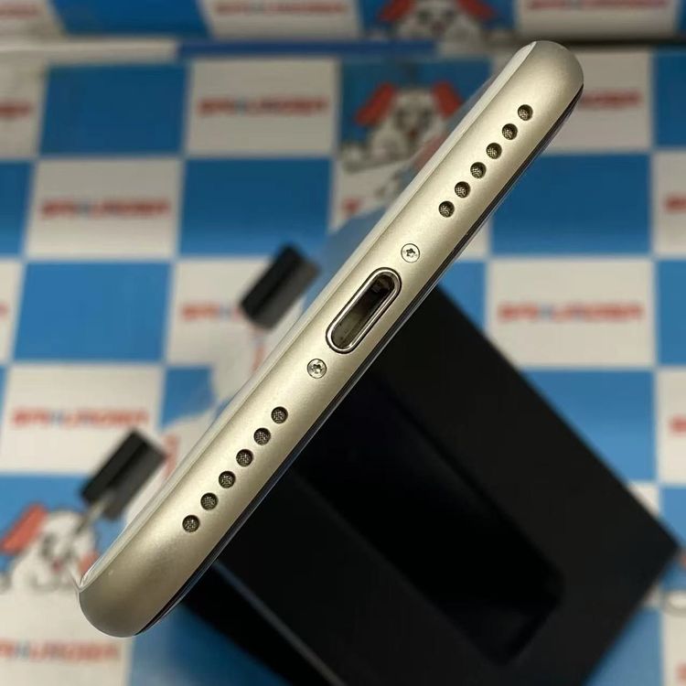 iPhoneSE ��3���� 64GB �������饤�� MMYD3J/A SoftBank��SIM�ե꡼