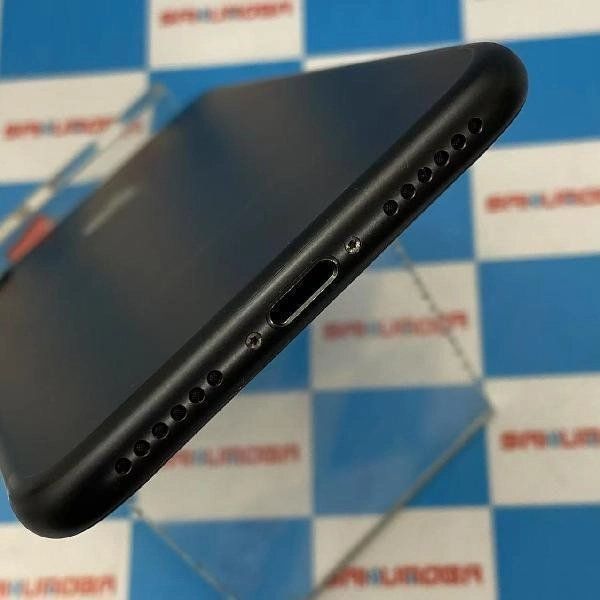 iPhone7 docomoSIMե꡼ 256GB MNCQ2J/A A1779 