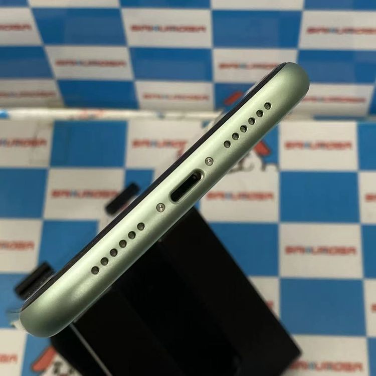 ¨��ȯ����iPhone11 128GB ���꡼�� MWM62J/A au��SIM�ե꡼ �������