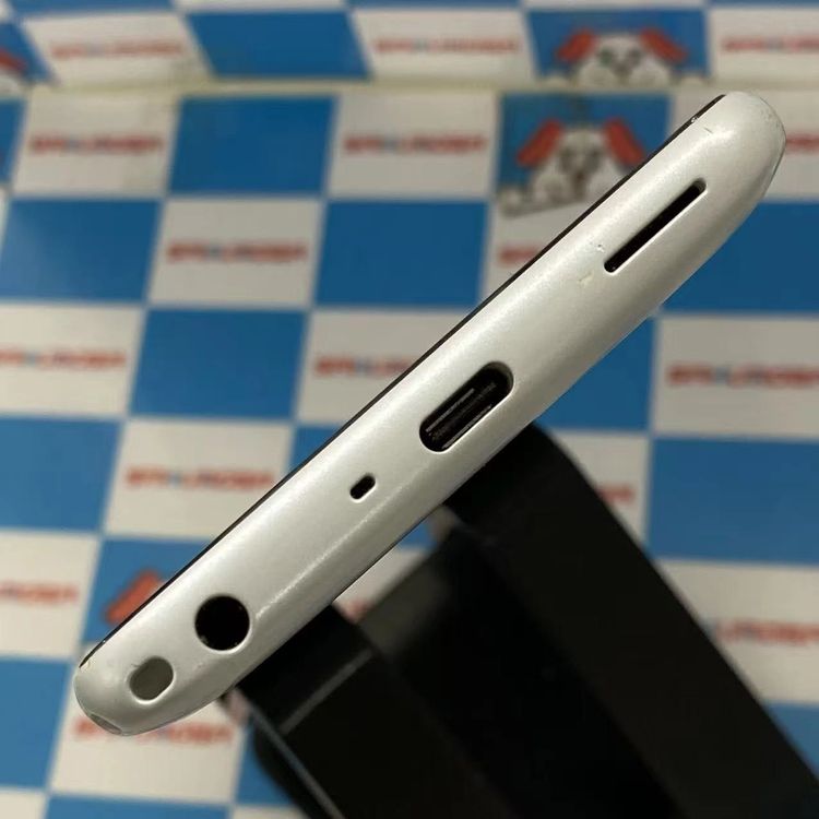 arrows Be4 Plus 64GB �ۥ磻�� F-41B docomo��SIM�ե꡼�������