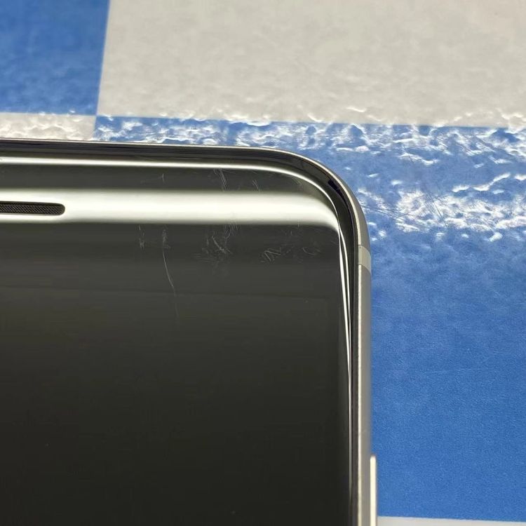 iPhoneSE ��3���� 64GB �������饤�� MMYD3J/A AU��SIM�ե꡼����