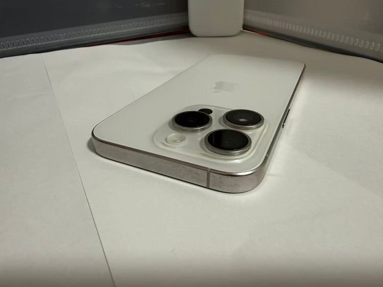 ʡiPhone 15 Pro 256GB ۥ磻ȥ˥ Хåƥ꡼86 SIMե꡼