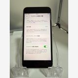 iPhone SE (��3����) �������饤�� 64GB SIM�ե꡼ �Хåƥ꡼96%