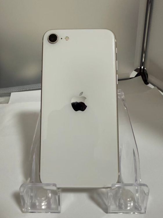 iPhone SE (��3����) �������饤�� 64GB SIM�ե꡼ �Хåƥ꡼96%