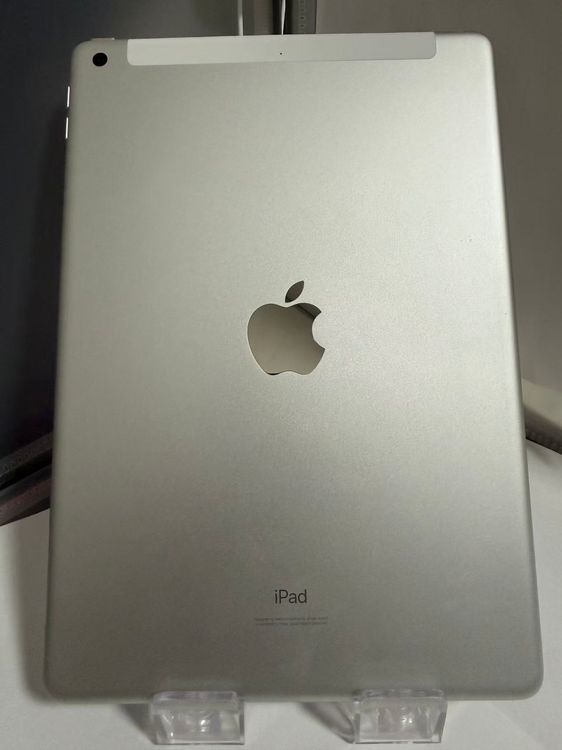 iPad 8 32GB С SIMե꡼  顼ǥ