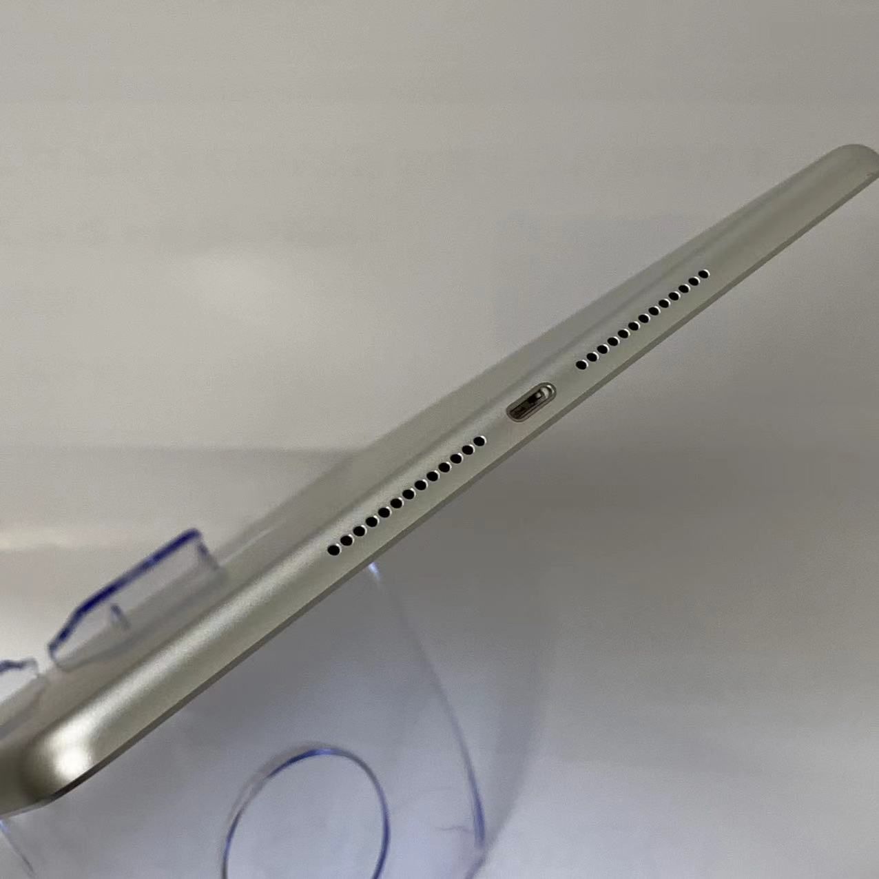ムスビー｜iPad 第6世代 32GB SIMフリー バッテリー100％ NR6P2J/A 