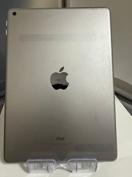 iPad 6 第6世代 32GB スペースグレイ Wi-Fiモデル