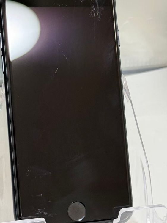 �ڲ��̥��������iPhone SE ��3���� �ߥåɥʥ��� 64GB SIM�ե꡼ ����100%