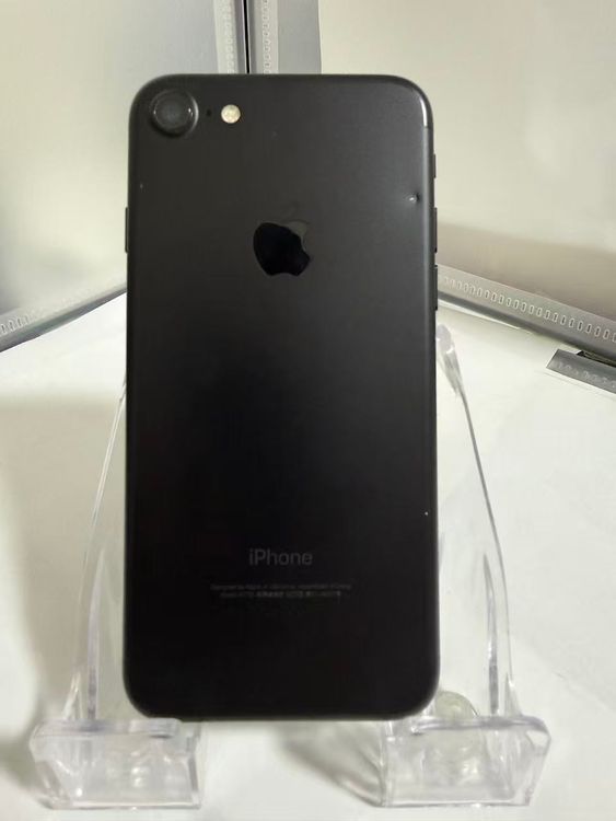 iPhone 7 �֥�å� 32GB au��SIM���å������ ư���ǧ�� ���ΤΤ�