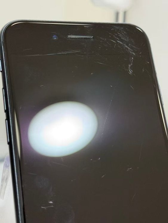 �ڥ��������iPhone SE ��3���� �ߥåɥʥ��� 64GB SIM�ե꡼ �Хåƥ꡼93%