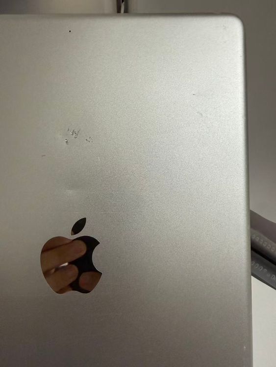 iPad 第6世代 32GB シルバー 動作品 外装キズあり