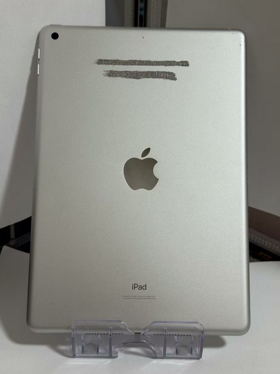 iPad 8 128GB С   ̥С