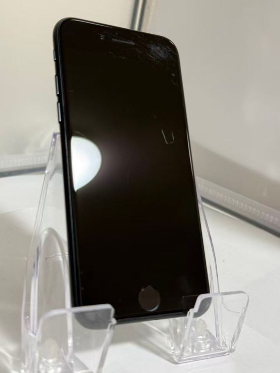 ���������������iPhone SE ��3���� �ߥåɥʥ��� 64GB SIM�ե꡼ �Хåƥ꡼89%