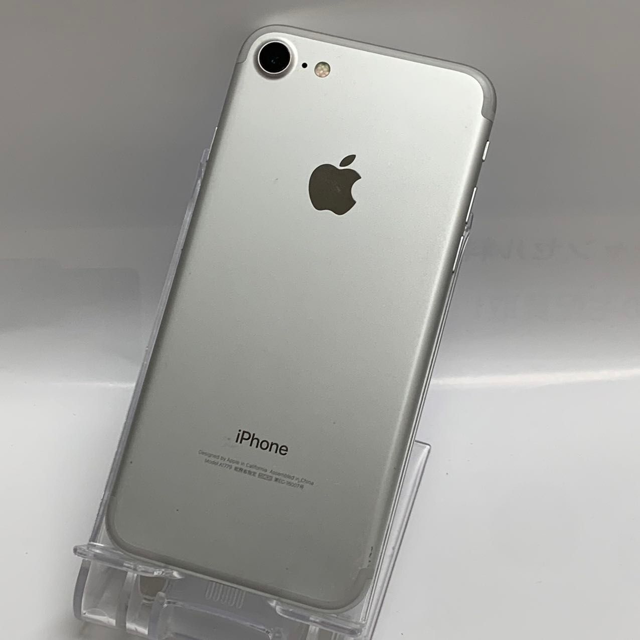 iPhone7 128gb シルバー（F4 SIMフリー iPhone7 128GB Silver  