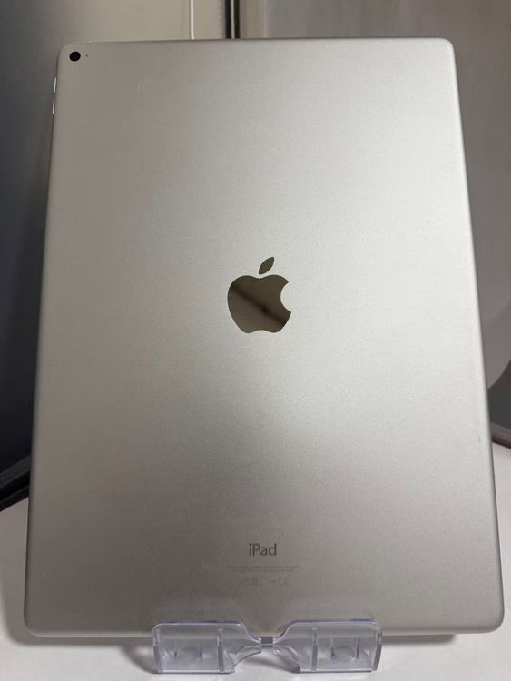 iPad Pro 12.9 ��1���� Wi-Fi 32GB �Хåƥ꡼100% ��������˸�ϳ��