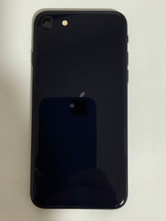 iPhone SE (��3����) �ߥåɥʥ��� 64GB SIM�ե꡼ �Хåƥ꡼92%