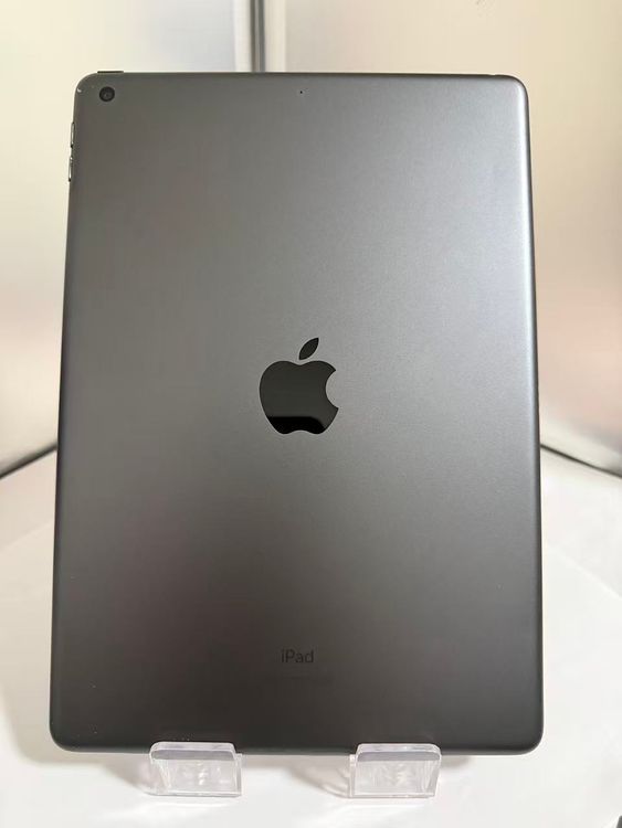 ��¦�̥������ꡦ128GB��iPad ��8���� Wi-Fi ���ڡ������쥤