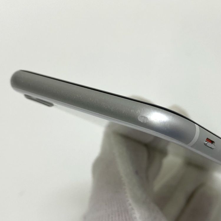 �ڼ��ߤʤߡۥХåƥ꡼77% iPhone SE ��2���� 64GB