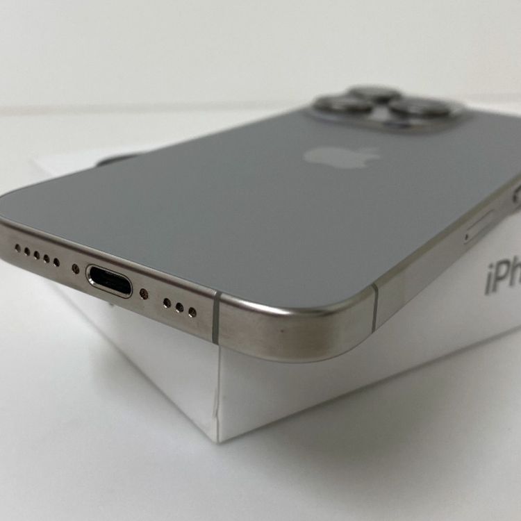 �ڼ��ߤʤߡۢ�SB���Хåƥ꡼87% iPhone15 Pro 256GB �ʥ���������˥���