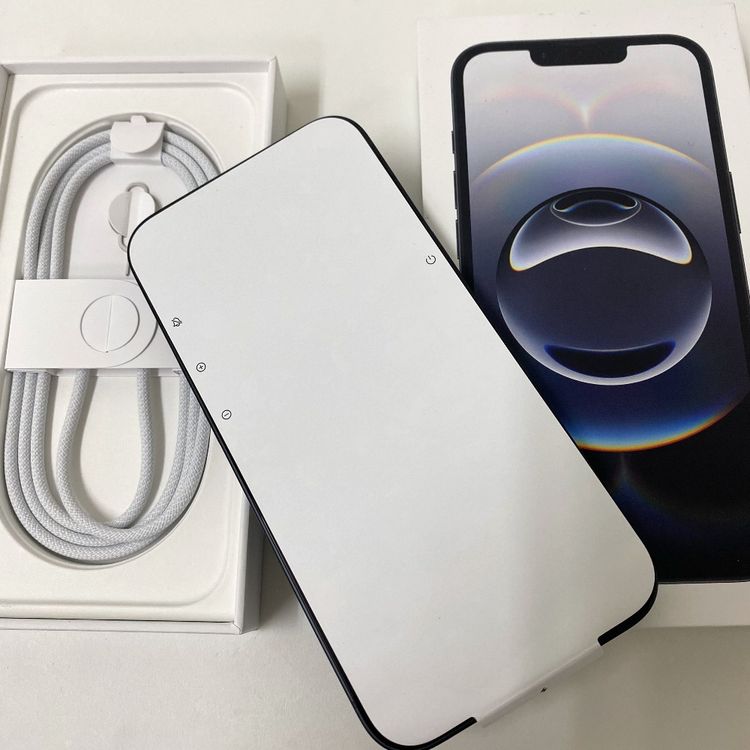 �ڼ��ߤʤߡۢ�au���Хåƥ꡼100% iPhone16e 128GB