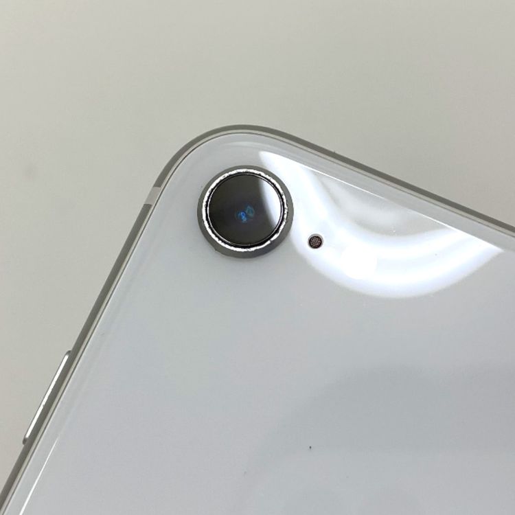 �ڼ��ߤʤߡۥХåƥ꡼77% iPhone SE ��2���� 64GB
