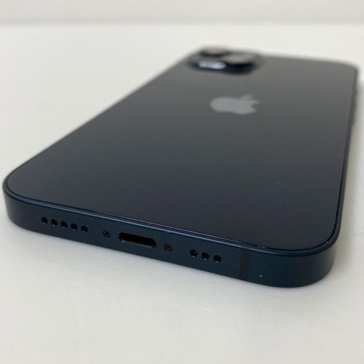 �ڼ��ߤʤߡۢ�SB���Хåƥ꡼86% iPhone13 128GB �ߥåɥʥ���