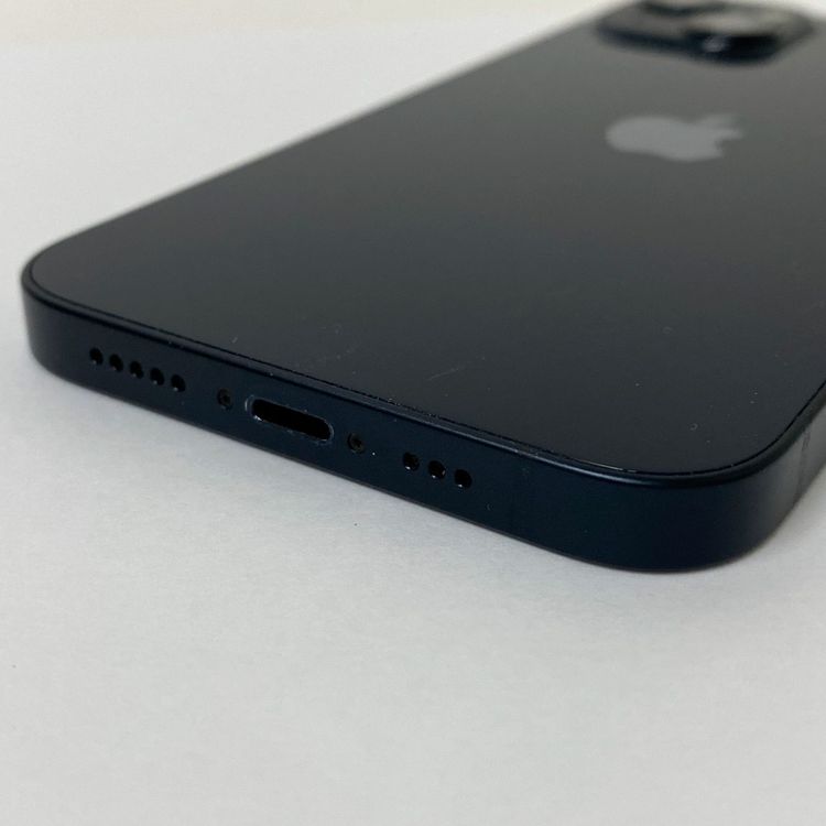 �ڼ��ߤʤߡۢ�au���Хåƥ꡼67% iPhone13 128GB �ߥåɥʥ���