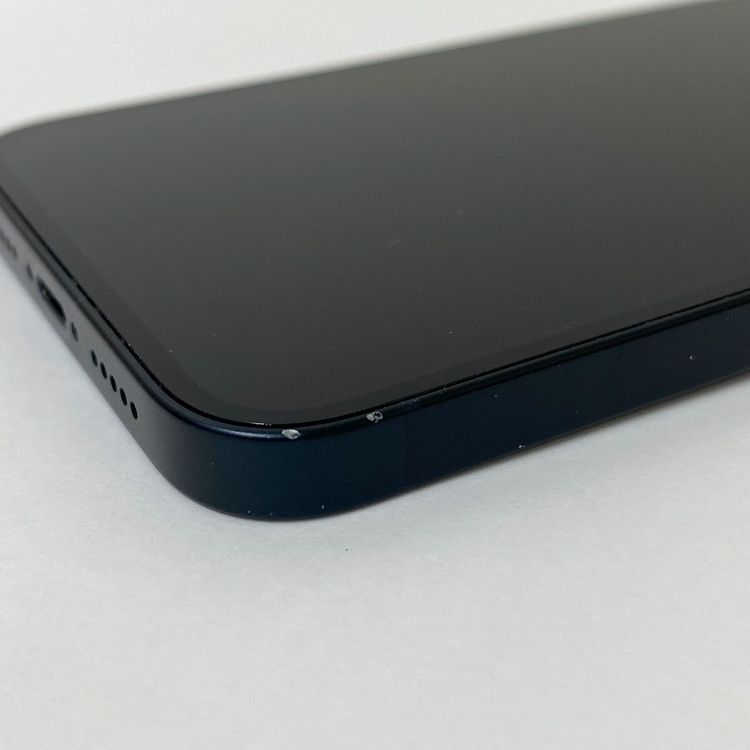 �ڼ��ߤʤߡۢ�au���Хåƥ꡼67% iPhone13 128GB �ߥåɥʥ���