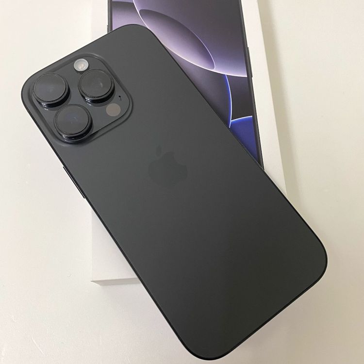 �ڼ��ߤʤߡۢ���ŷ���Хåƥ꡼100% iPhone16 Pro 128GB