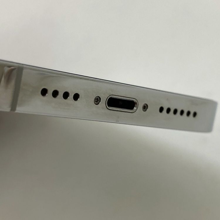 �ڼ��ߤʤߡۢ�au���Хåƥ꡼88% iPhone14 Pro Max 128GB ����С�