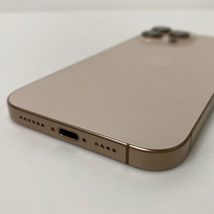 �ڼ��ߤʤߡۢ�SIM�ե꡼���Хåƥ꡼96% iPhone16 Pro MAX 256GB