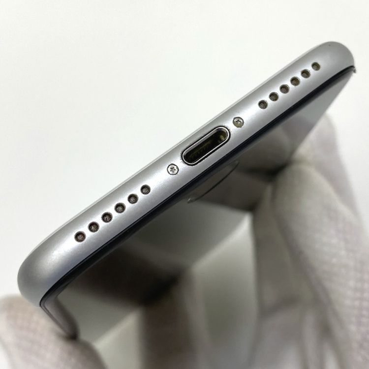 �ڼ��ߤʤߡۥХåƥ꡼77% iPhone SE ��2���� 64GB
