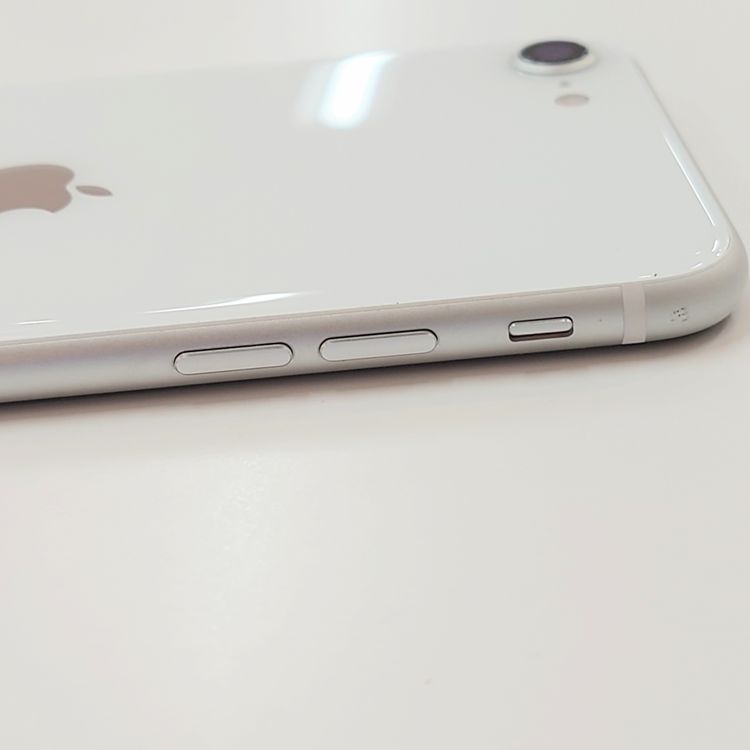 �ڽ���Ź�����ѡ�iPhoneSE2 64GB �ۥ磻�� �Хåƥ꡼��������100%
