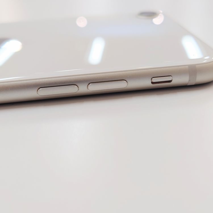 �ڽ���Ź���ݺѡ�iPhoneSE3 64GB �������饤�� �Хåƥ꡼91%