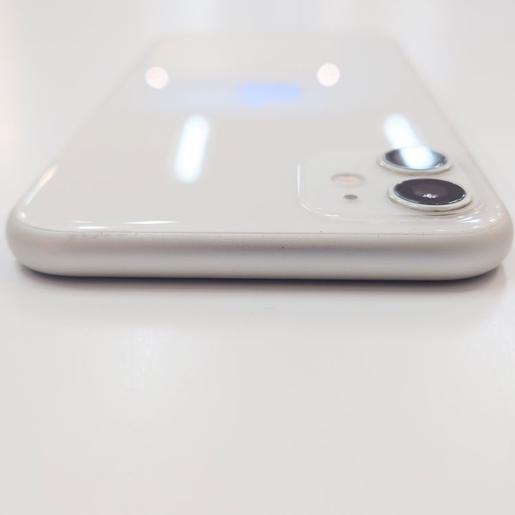 �ڽ���Ź�����ѡ�iPhone11 64GB �ۥ磻�� �Хåƥ꡼��������100%