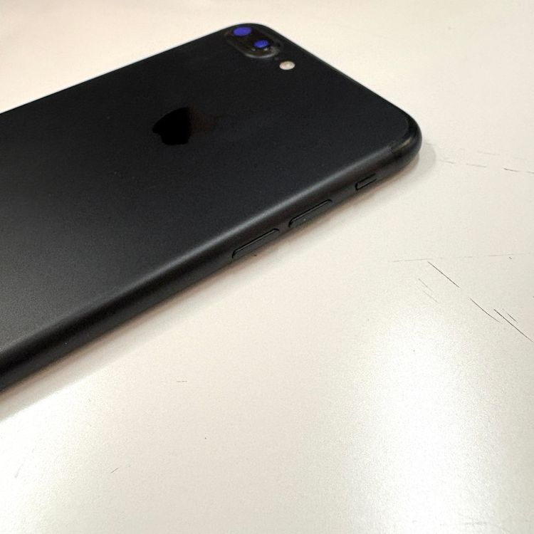 �ڽ���Ź�����ѡ�iPhone7Plus 256GB �֥�å� �Хåƥ꡼��������100%