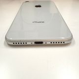 �ڽ���Ź�����ѡ�iPhone8 64GB �ۥ磻�� �Хåƥ꡼�򴹺Ѥ�