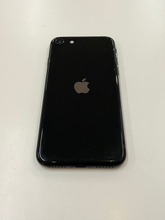 �ڽ���Ź���ݺѡ�iPhoneSE����2�����64GB �֥�å�