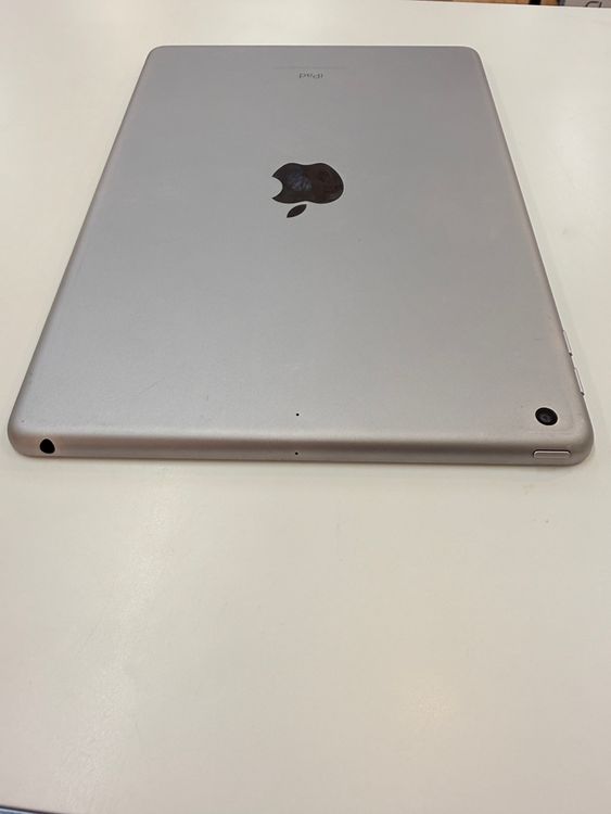 �ڽ���Ź�����ѡ�iPad(��6����)Wi-Fi��ǥ� 32GB