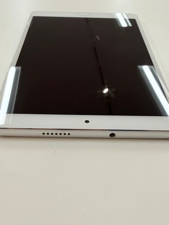 �ڽ���Ź���ݺѡ� dtab Compact d-01J 16GB ����С�