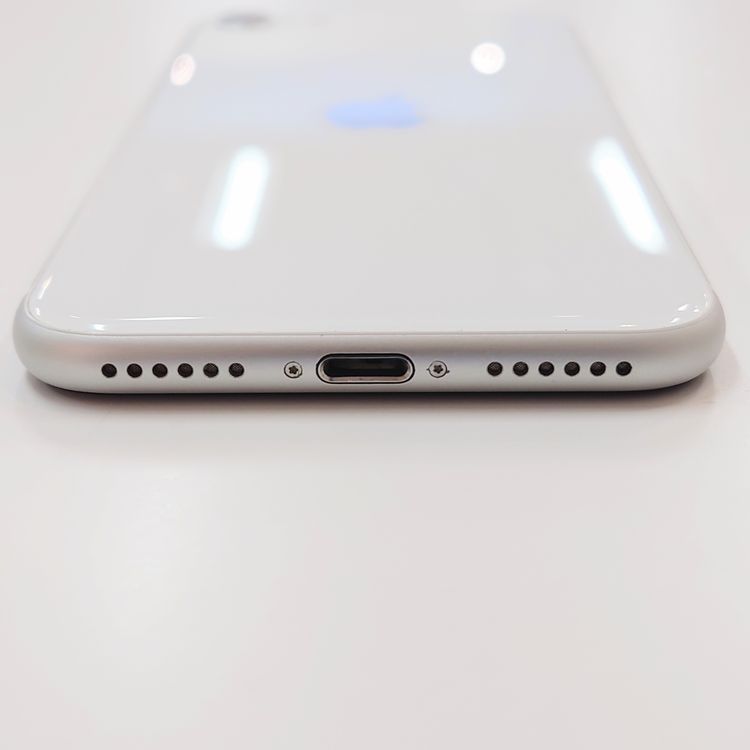 �ڽ���Ź�����ѡ�iPhoneSE2 128GB �ۥ磻�� �Хåƥ꡼��������100%