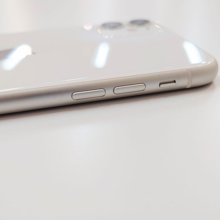 ڽŹѡiPhone11 64GB ۥ磻 Хåƥ꡼100%